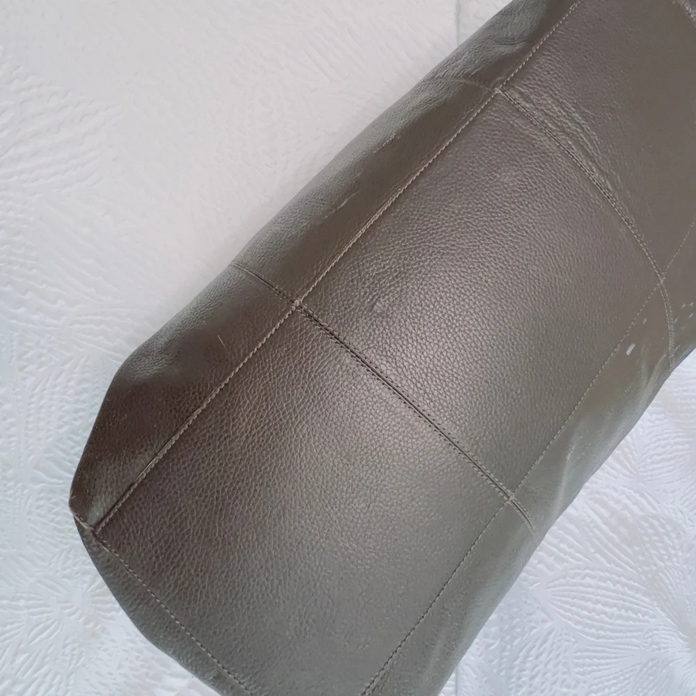 COLE HAAN: Brown Weekend Bag